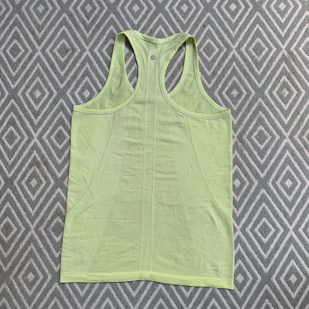 Lululemon tank size 8!